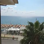 Lion's 3*