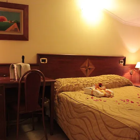 Lion's Hotel 3*
