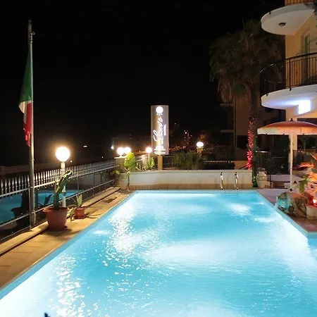 Lion's Hotell 3*