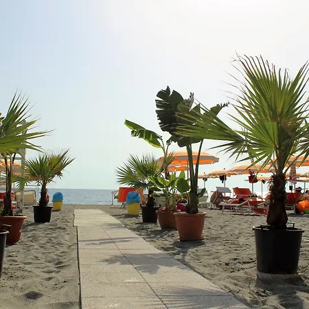 Lion's 3* Falerna