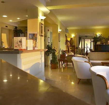 Lion's Hotel 3*