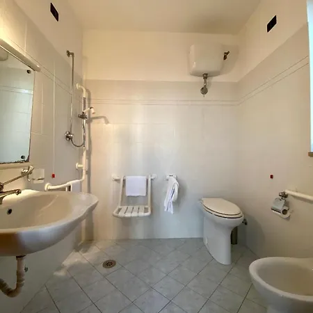 Lion's Hotel 3*
